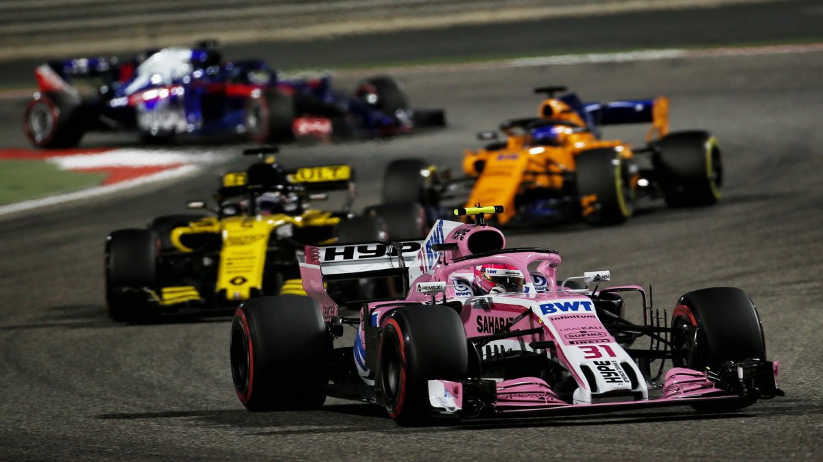Esteban Ocon po startu závodu v Bahrajnu
