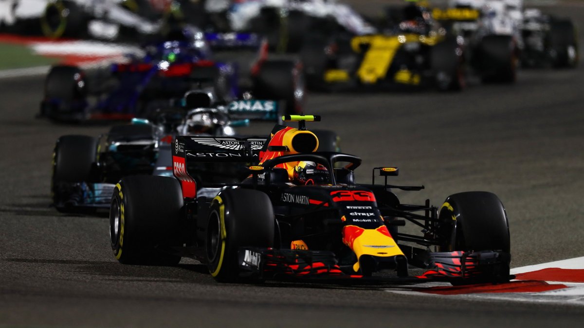 Max Verstappen po startu závodu v Bahrajnu