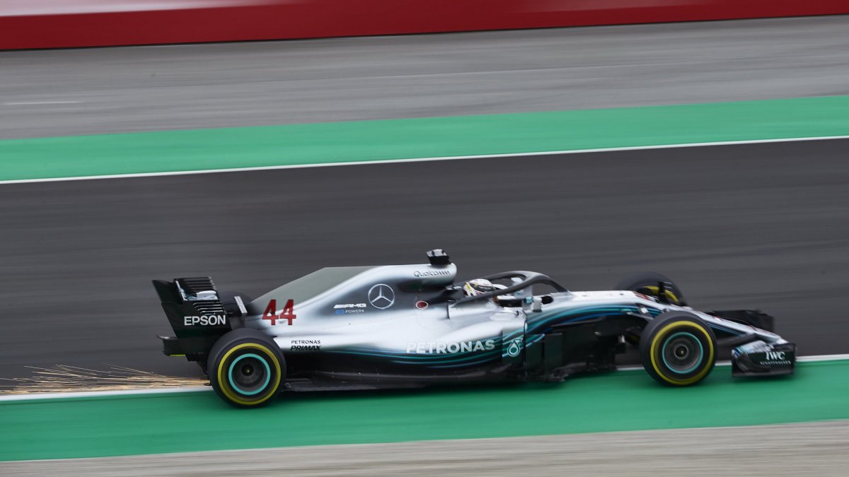 Lewis Hamilton v kvalifikaci ve Španělsku