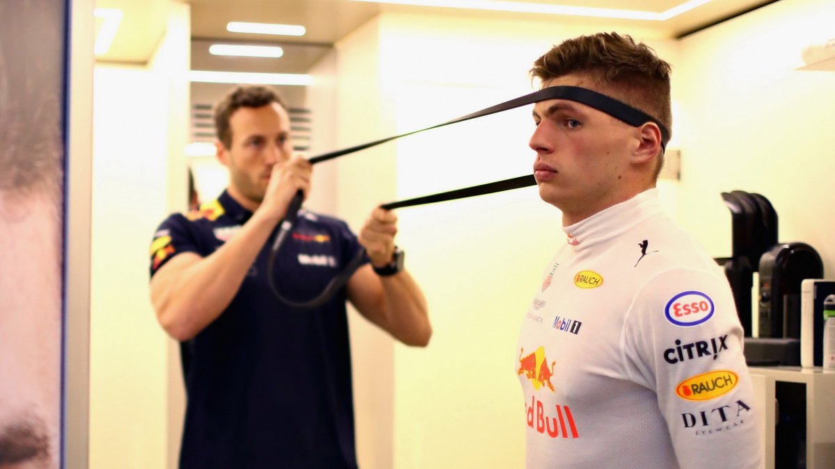 Max Verstappen před kvalifikací ve Španělsku