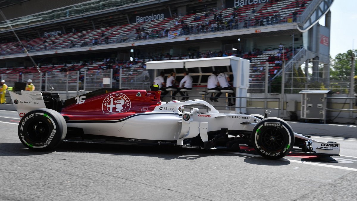 Charles Leclerc v tréninku ve Španělsku