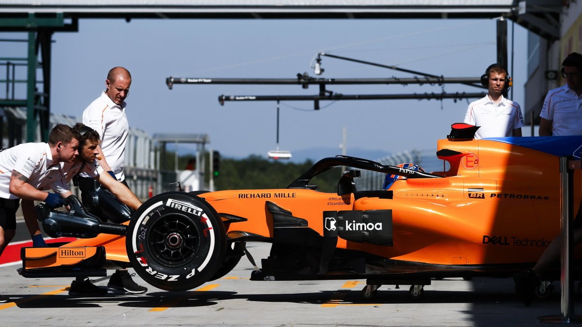 Lando Norris při sezónních testech v Maďarsku