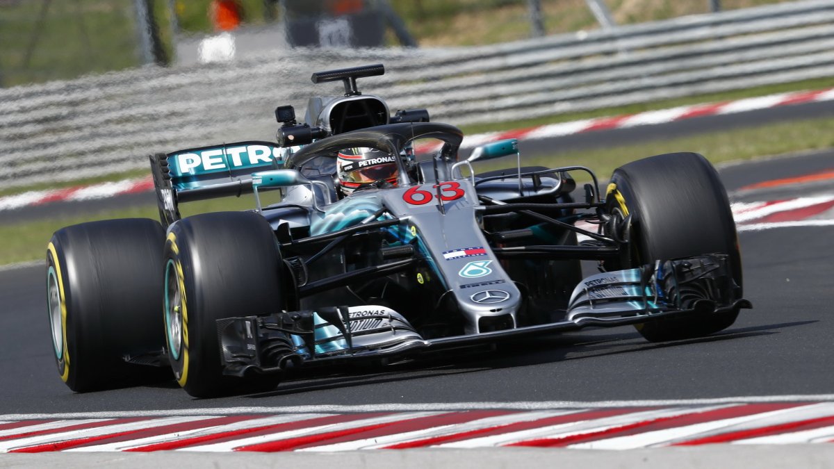 George Russell při sezónních testech v Maďarsku