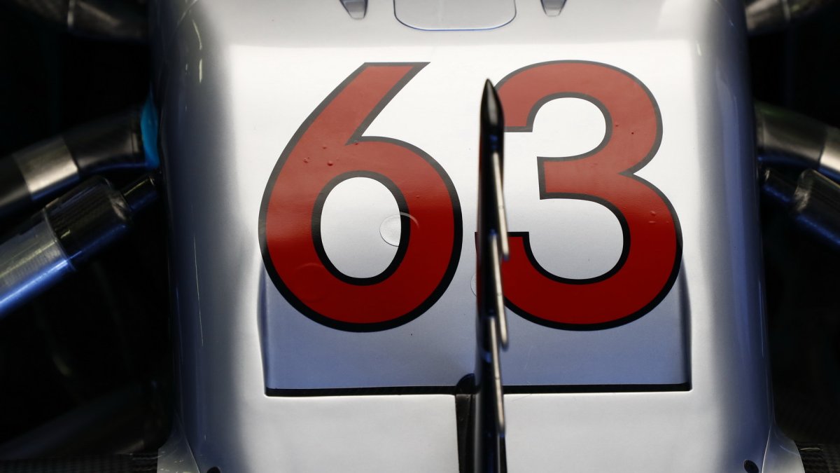 George Russell při sezónních testech v Maďarsku