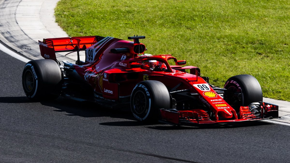 Antonio Giovinazzi při sezónních testech v Maďarsku