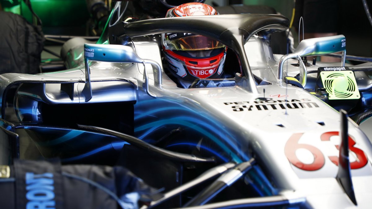 George Russell při sezónních testech v Maďarsku