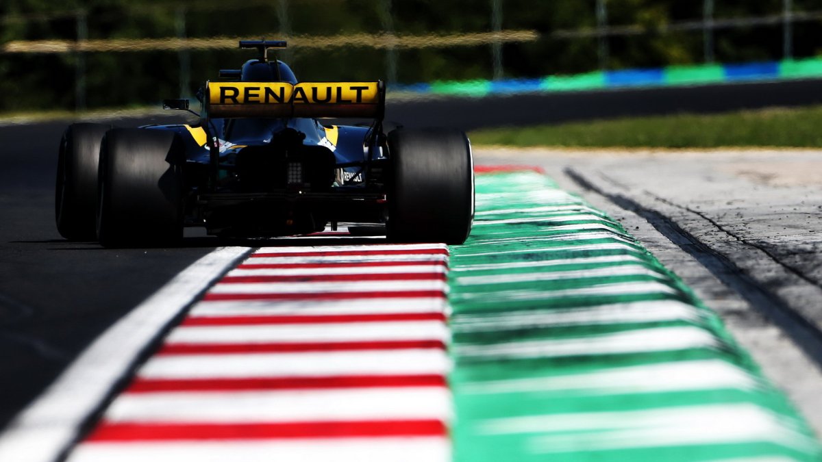 Nico Hülkenberg při sezónních testech v Maďarsku