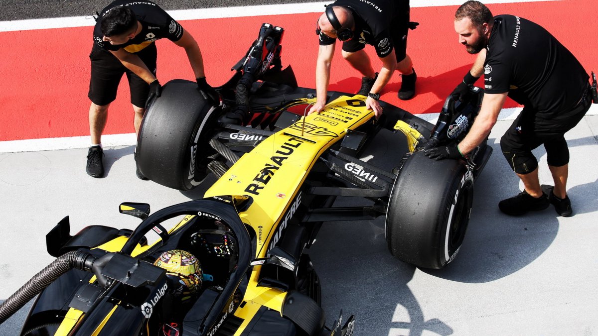 Artem Markelov při sezónních testech v Maďarsku