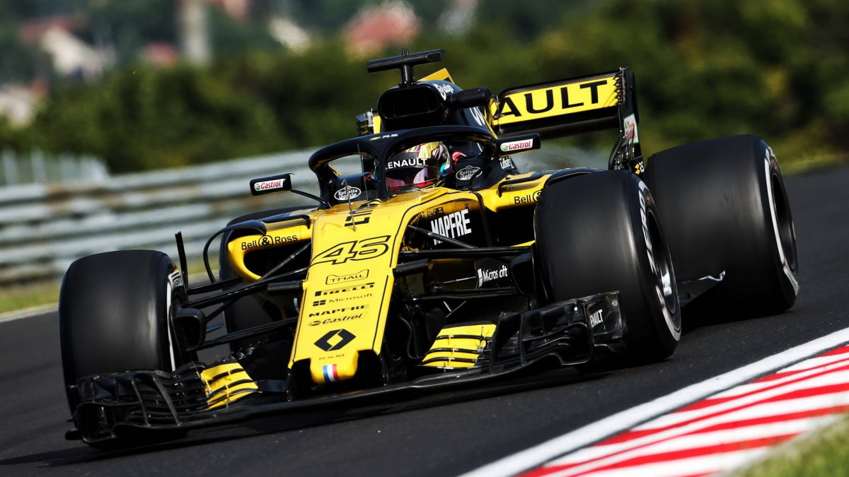 Artem Markelov při sezónních testech v Maďarsku