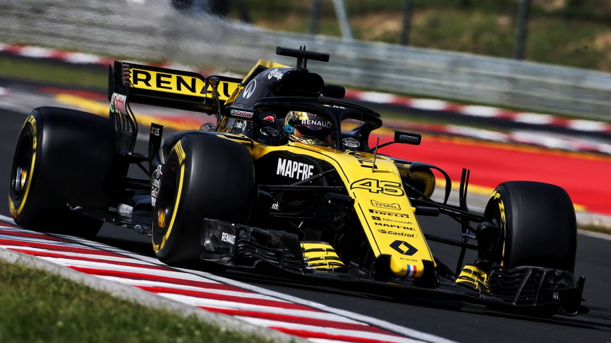 Artem Markelov při sezónních testech v Maďarsku