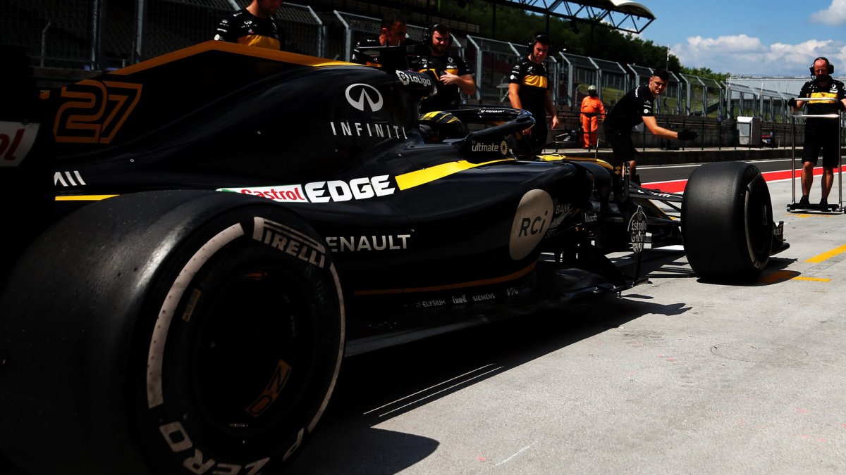 Nico při sezónních testech v Maďarsku