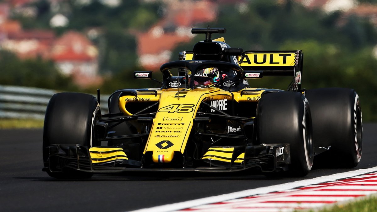 Artem Markelov při sezónních testech v Maďarsku