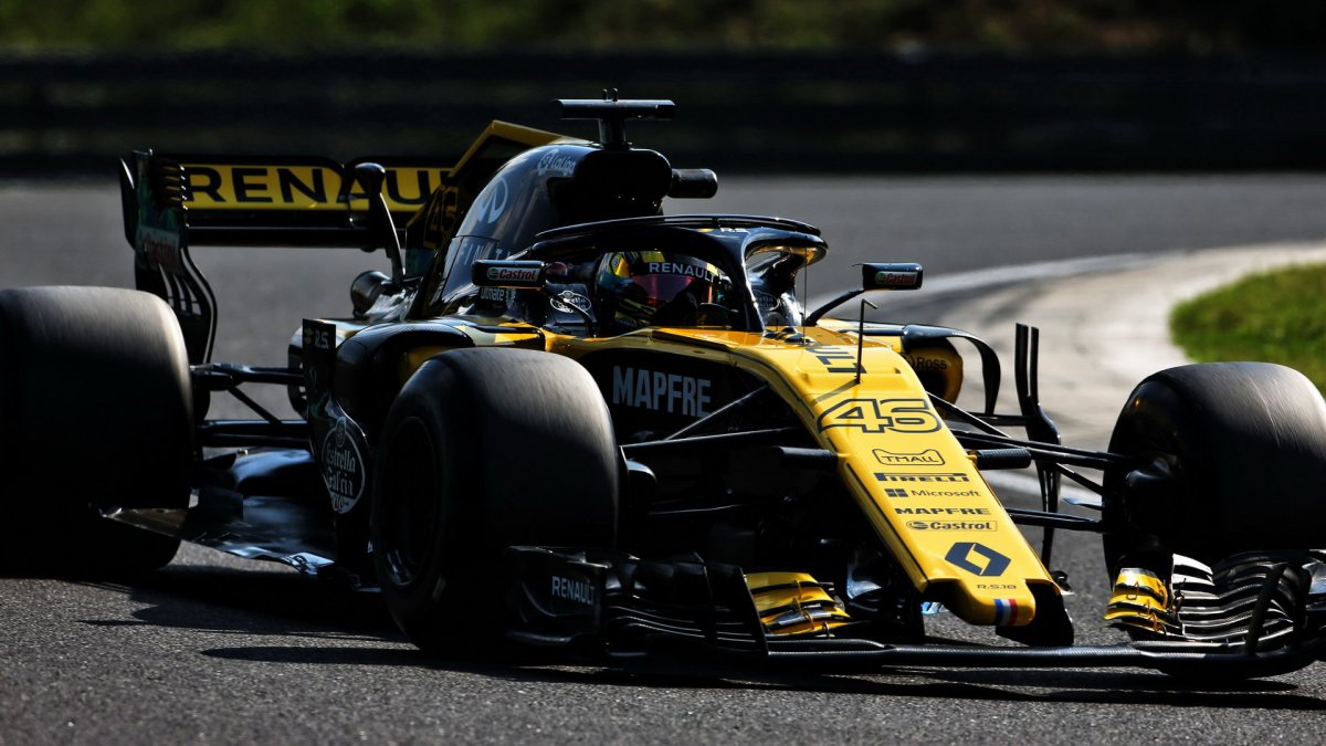 Artem Markelov při sezónních testech v Maďarsku