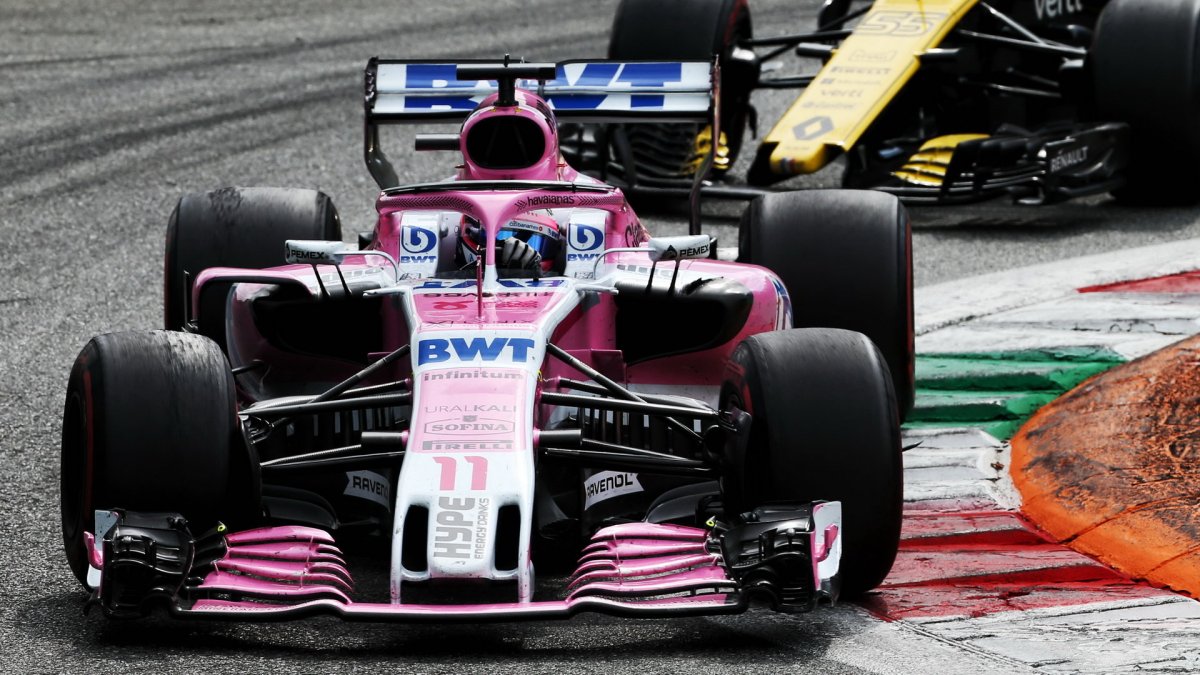 Sergio Pérez v závodě v Monze