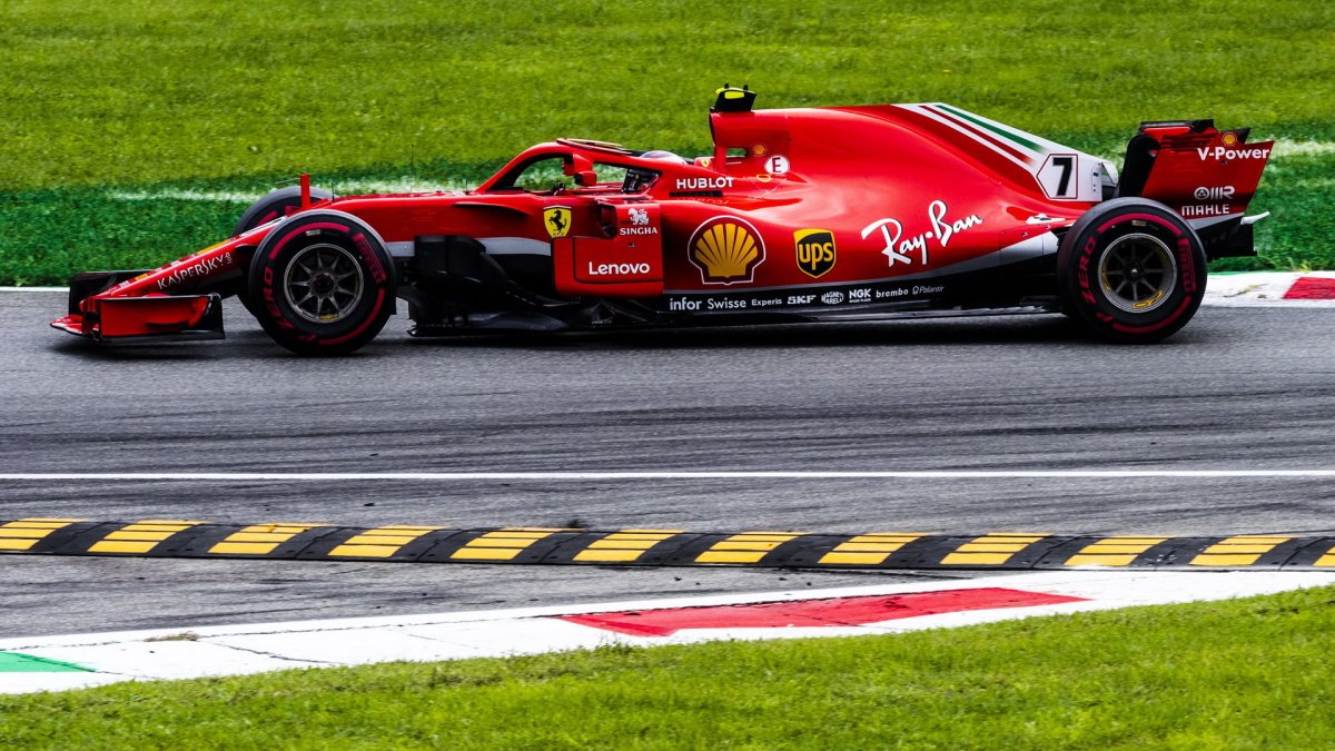 Kimi Räikkönen v závodě v Monze