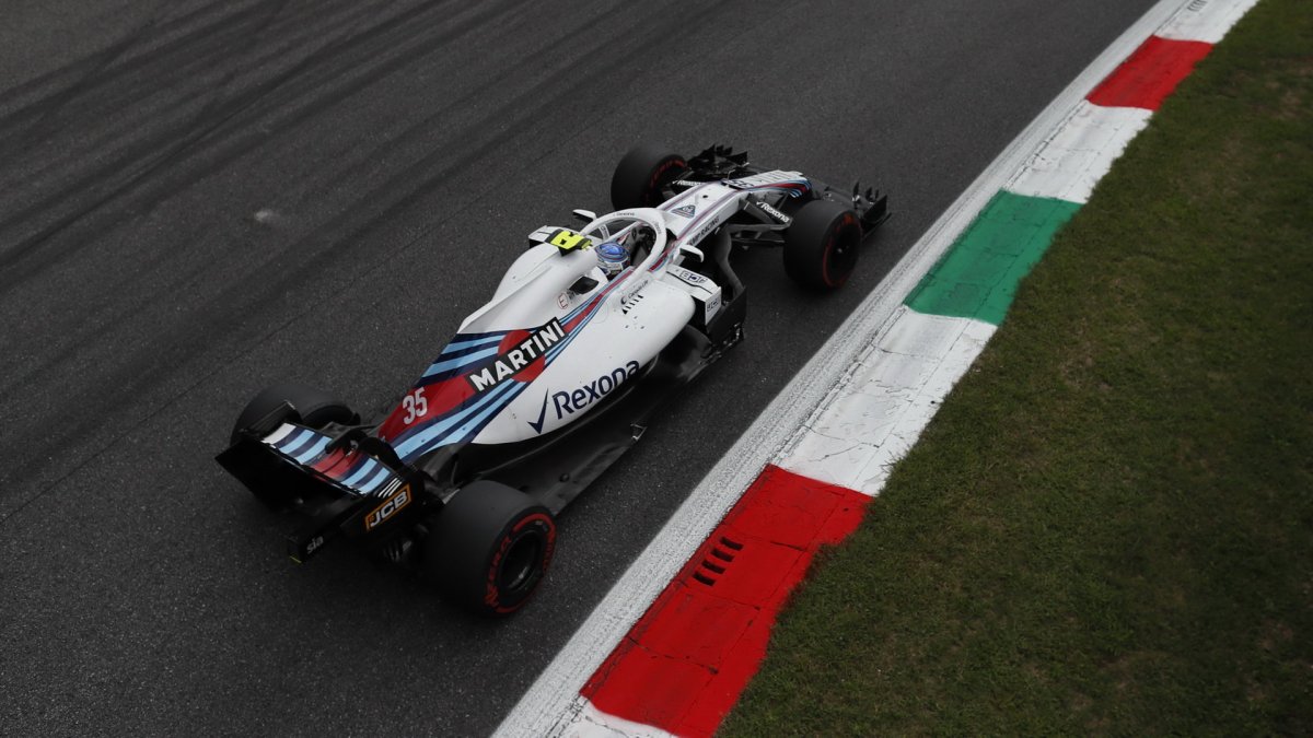 Sergej Sirotkin v závodě v Monze