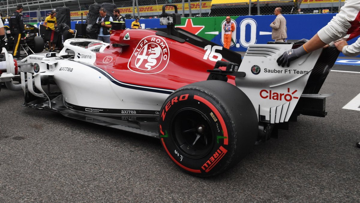 Charles Leclerc před závodem v Monze