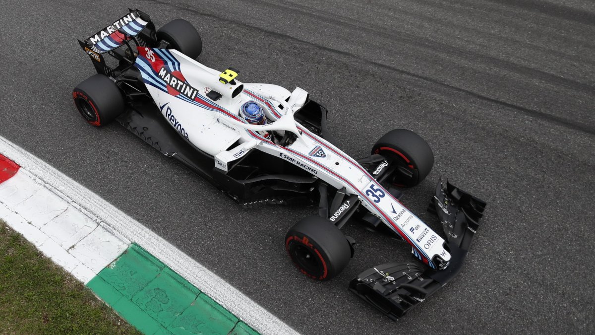 Sergej Sirotkin v závodě v Monze