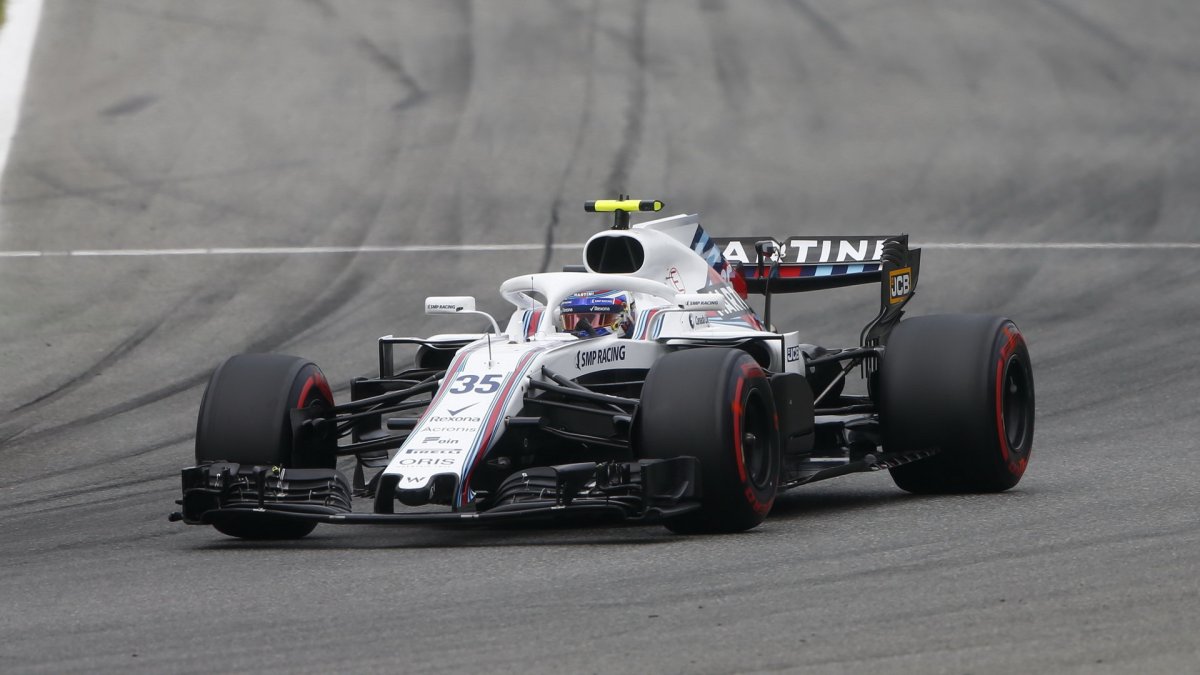 Sergej Sirotkin v závodě v Monze