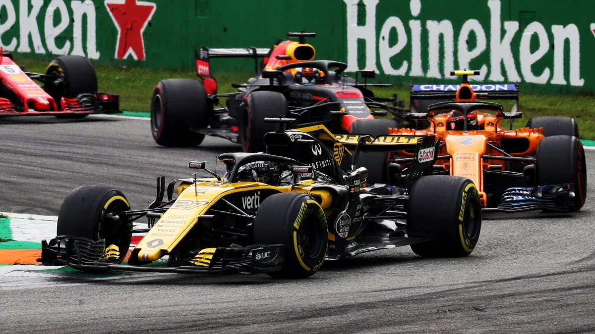 Nico Hülkenberg a Stoffel Vandoorne v závodě v Monze