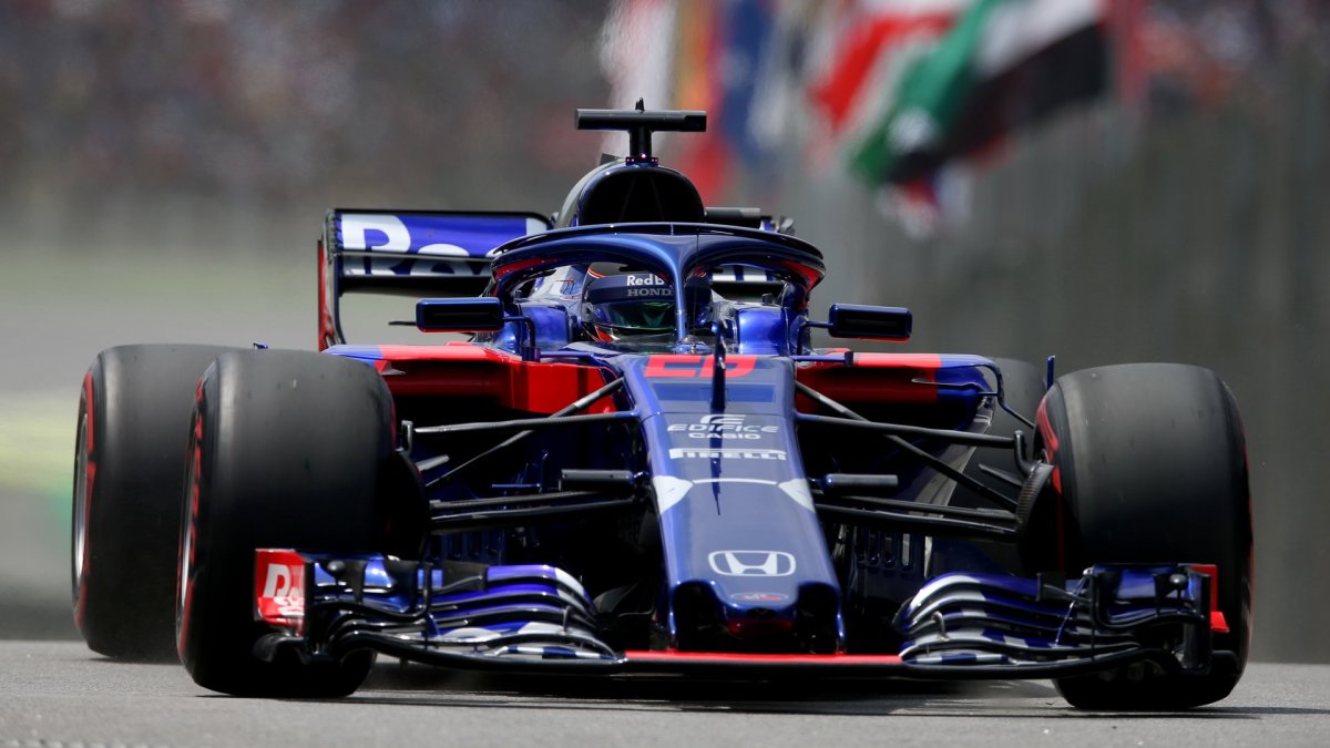 Brendon Hartley v závodě v Brazílii