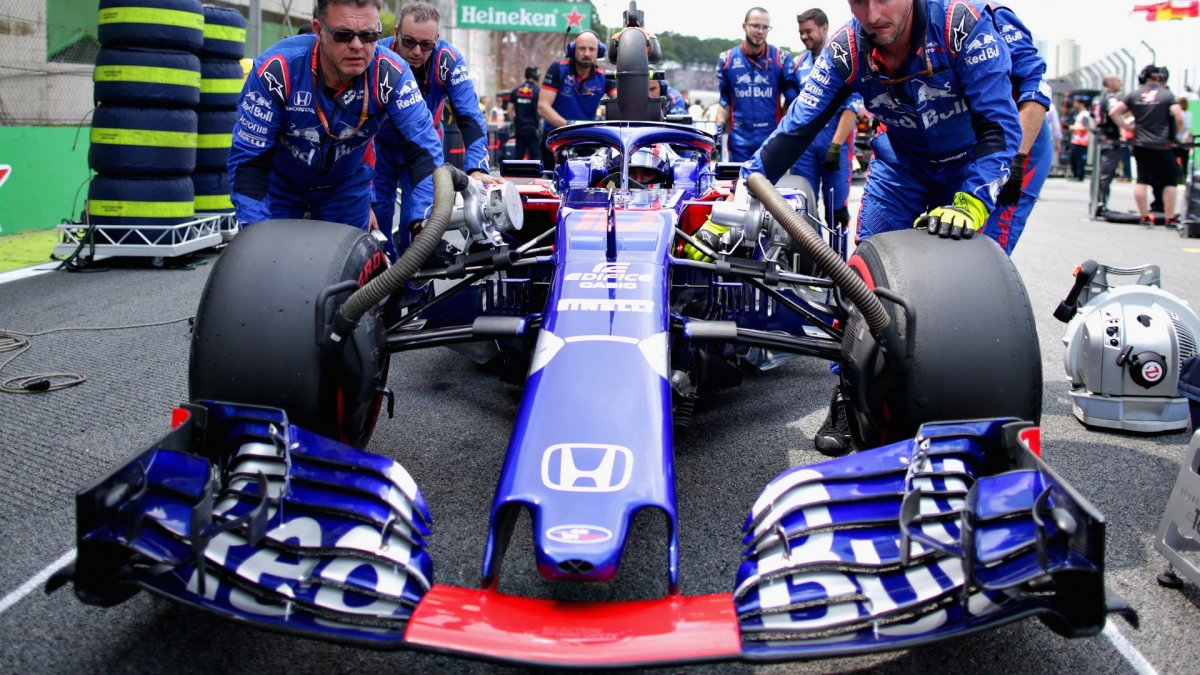 Brendon Hartley před závodem v Brazílii