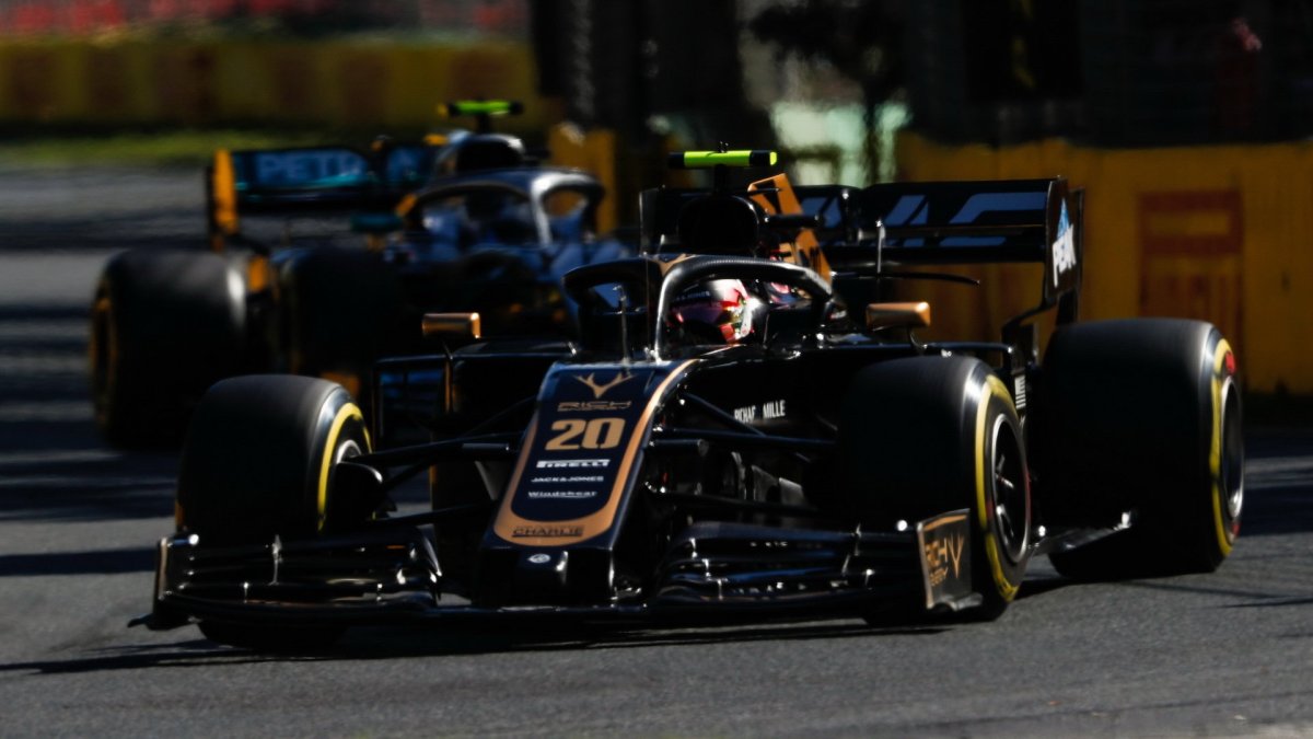 Kevin Magnussen v tréninku v Melbourne