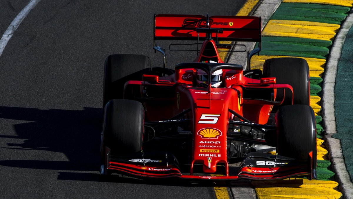 Sebastian Vettel v tréninku v Melbourne