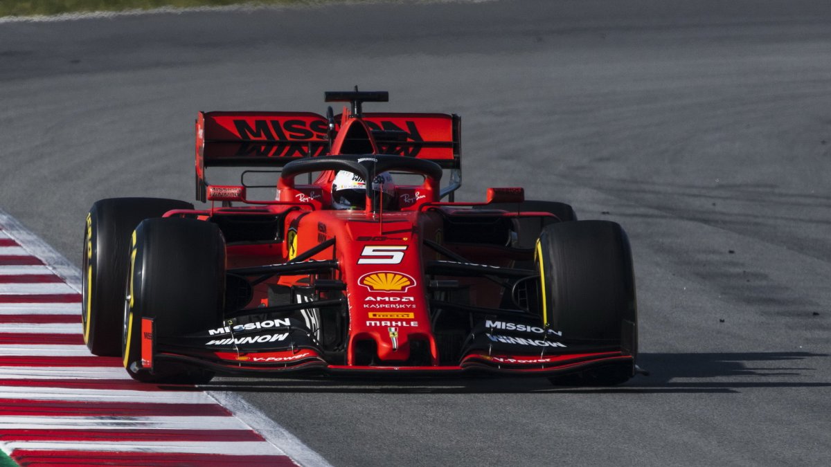 Sebastian Vettel v rámci posledního dne druhých předsezonních testů v Barceloně