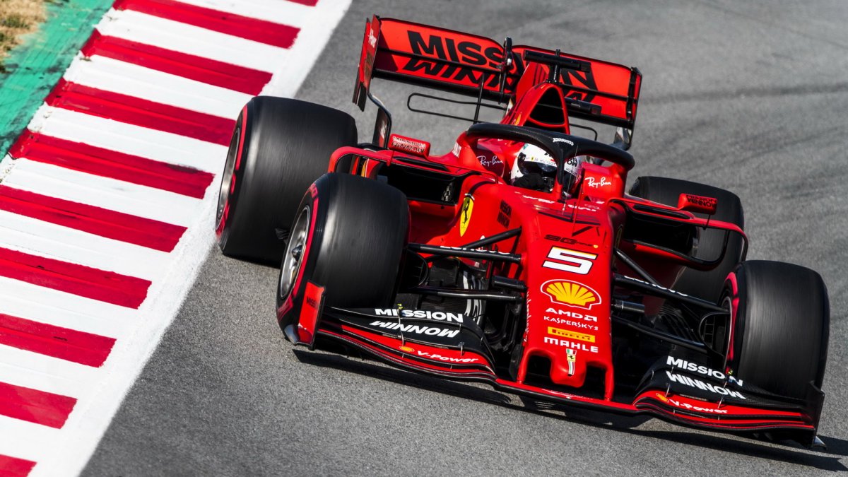 Sebastian Vettel v rámci posledního dne druhých předsezonních testů v Barceloně