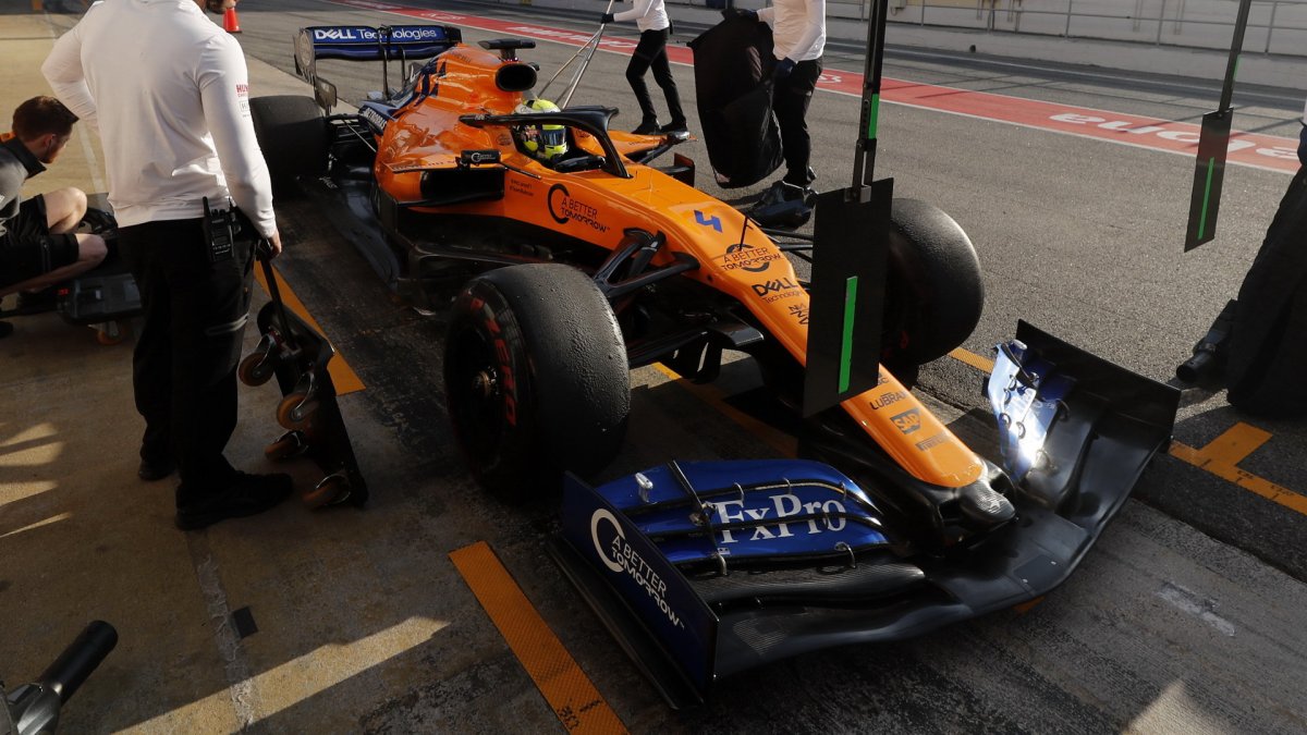 Lando Norris v rámci třetího dne druhých předsezonních testů v Barceloně