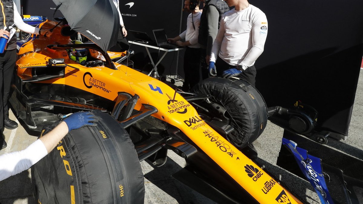 Lando Norris v rámci třetího dne druhých předsezonních testů v Barceloně