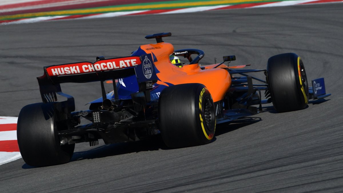 Lando Norris v rámci druhých předsezonních testů v Barceloně