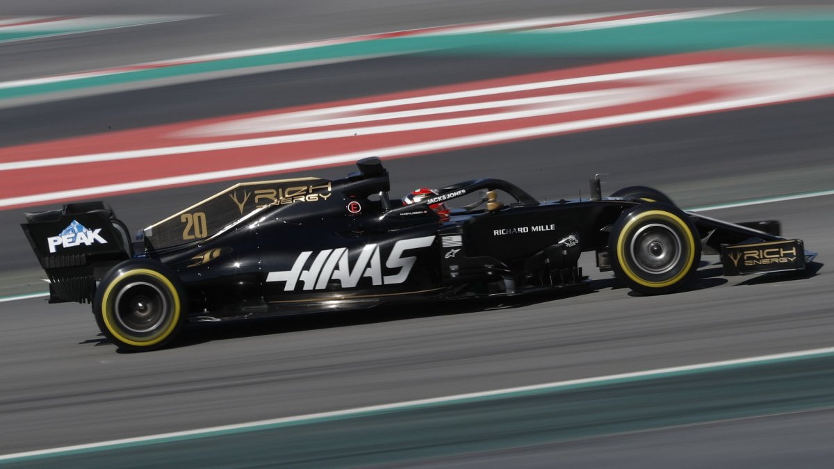 Kevin Magnussen v rámci druhých předsezonních testů v Barceloně