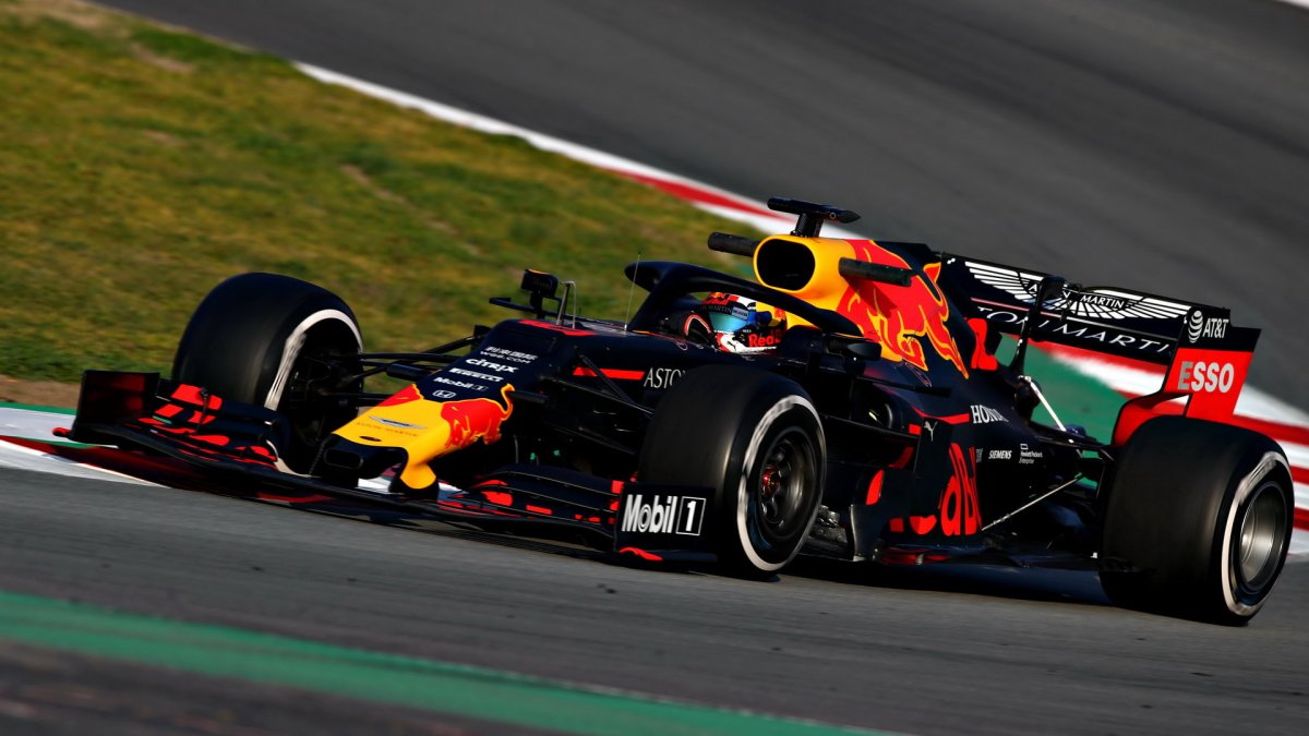 Pierre Gasly ve voze Red Bull RB15 - Honda při čtvrtém dnu testů v Barceloně