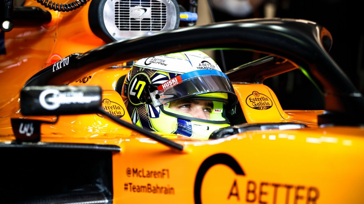 Lanco Norris ve voze McLaren MCL34 - Renault při čtvrtém dnu testů v Barceloně