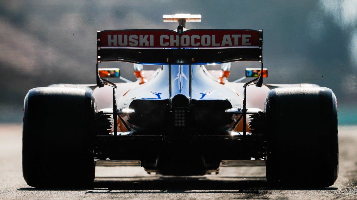 Lanco Norris ve voze McLaren MCL34 - Renault při čtvrtém dnu testů v Barceloně