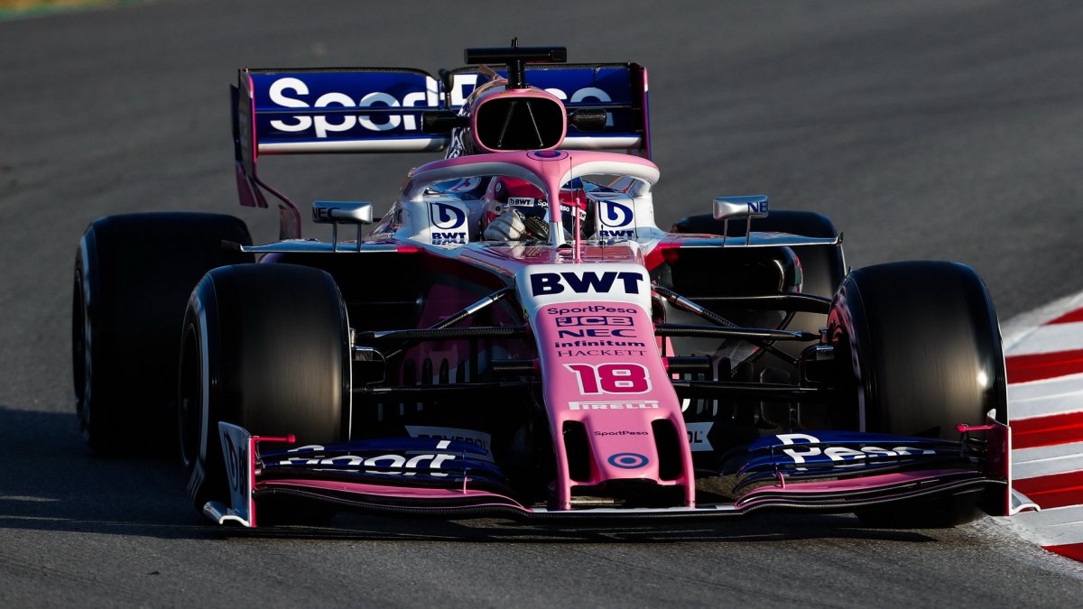 Lance Stroll v novém voze Racing Point RP19 při druhém dni testů v Barceloně