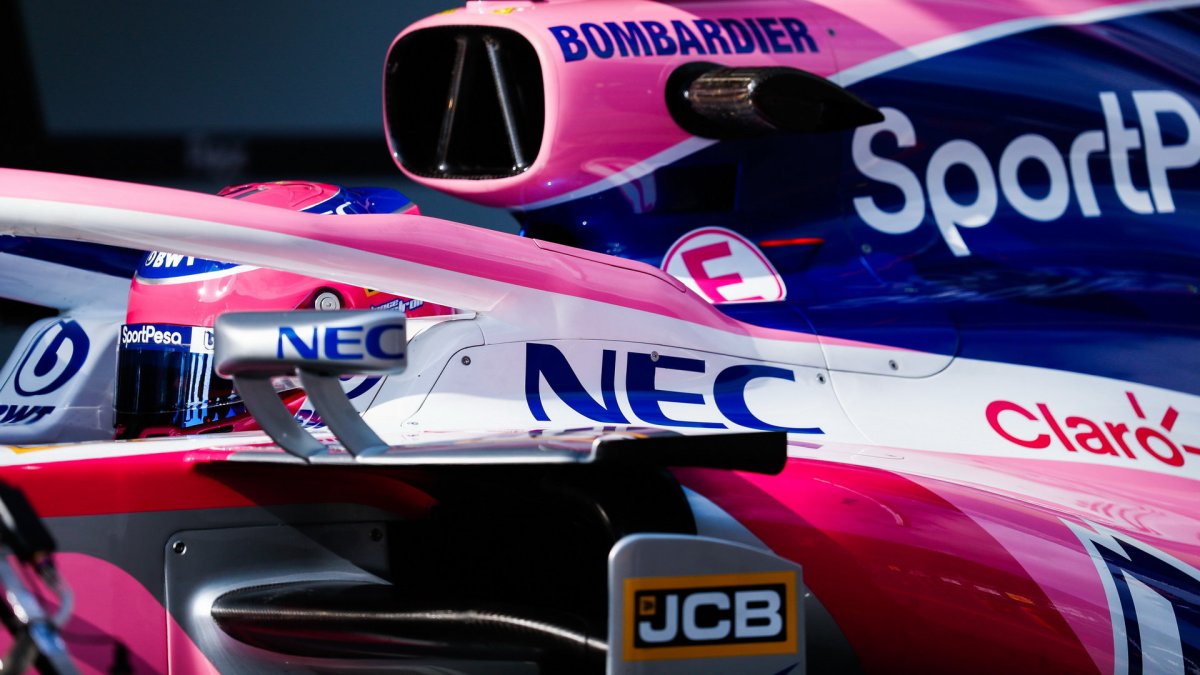 Lance Stroll v novém voze Racing Point RP19 při druhém dni testů v Barceloně