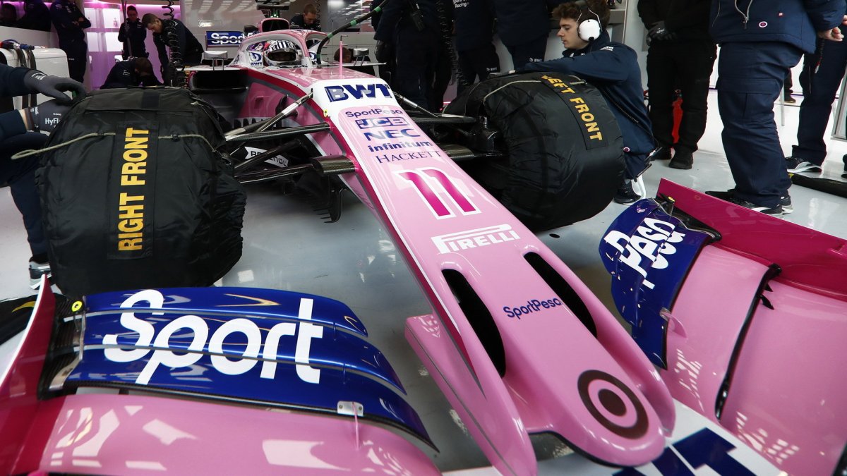 Sergio Pérez v novém voze Racing Point RP19 při testech v Barceloně