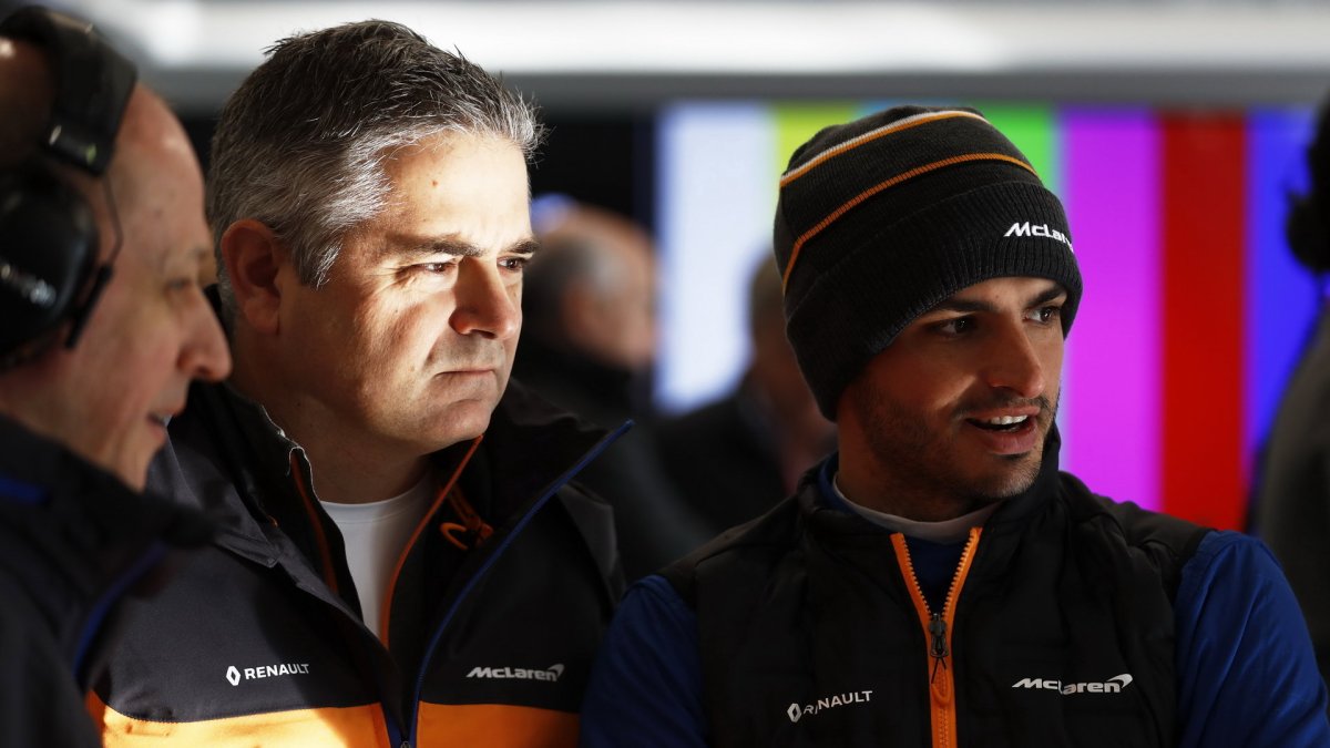 Carlos Sainz a Gil de Ferran v Barceloně