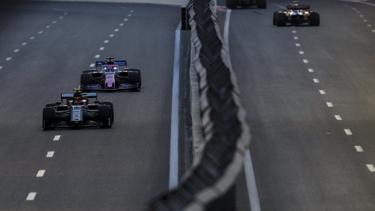 Antonio Giovinazzi v tréninku v Ázerbájdžánu