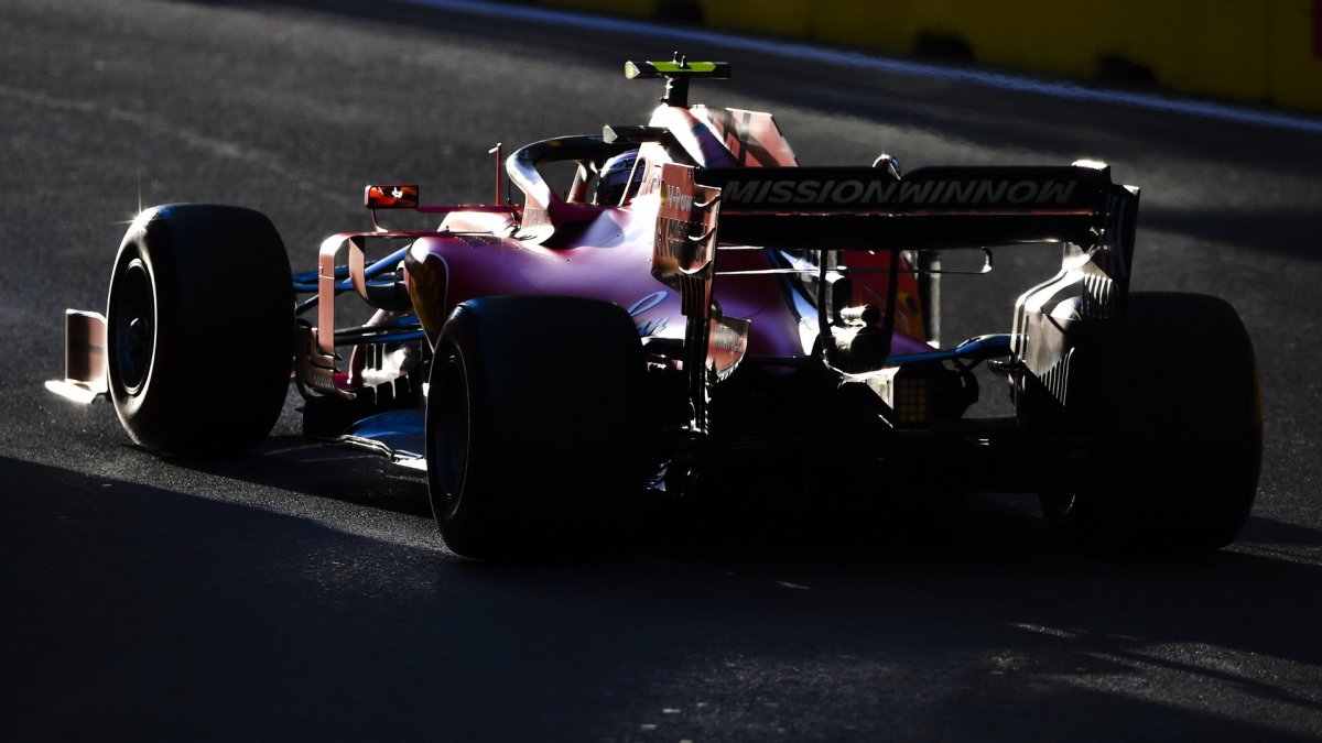 Charles Leclerc v tréninku v Ázerbájdžánu
