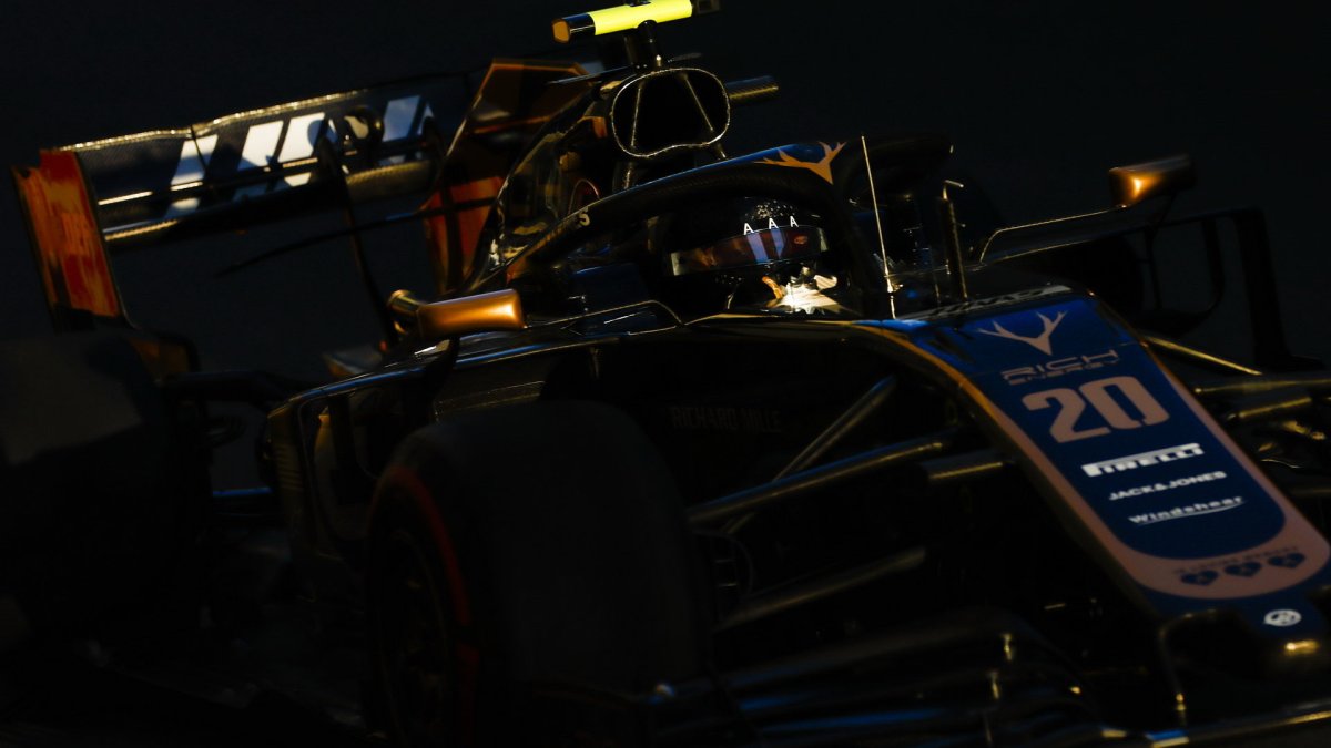 Kevin Magnussen v tréninku v Ázerbájdžánu