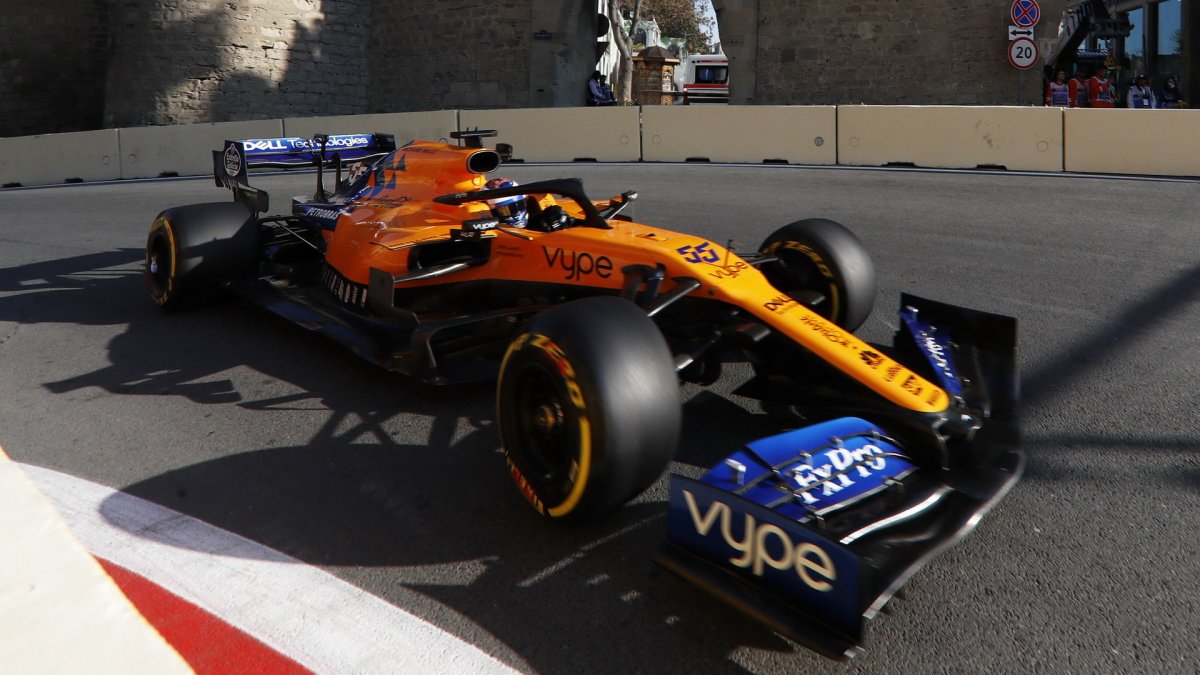 Carlos Sainz v tréninku v Ázerbájdžánu