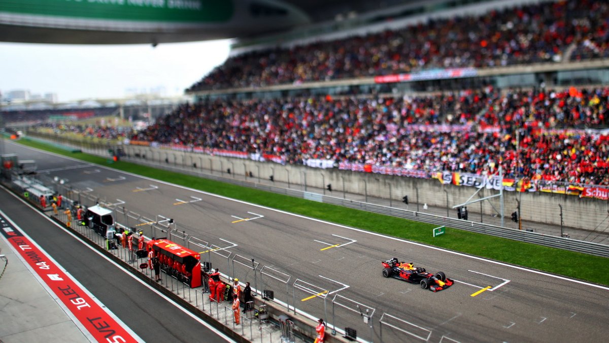 Max Verstappen v závodě v Číně
