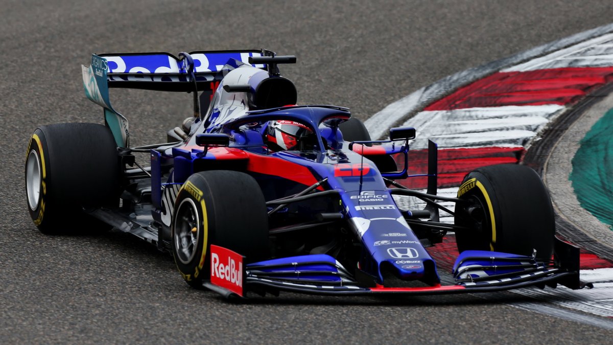 Daniil Kvjat v závodě v Číně