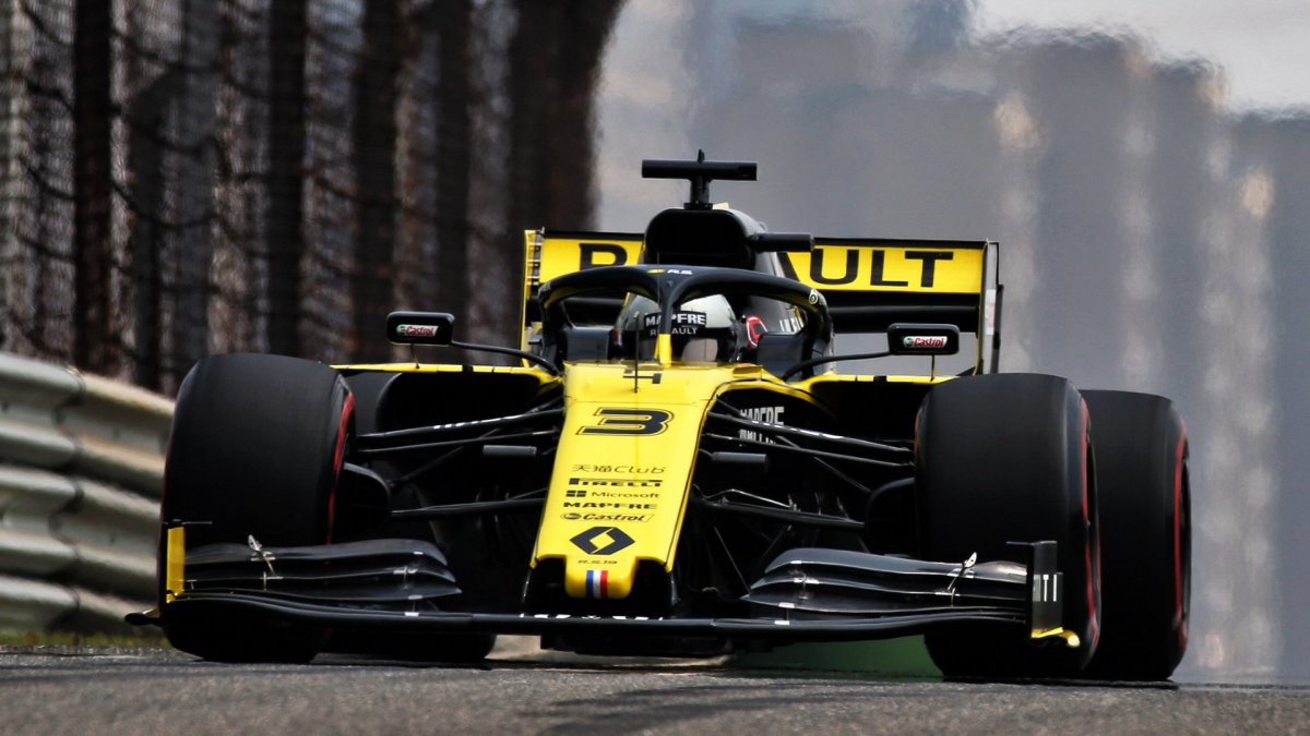 Daniel Ricciardo při tréninku v Číně