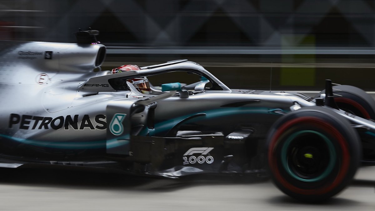 Lewis Hamilton při tréninku v Číně
