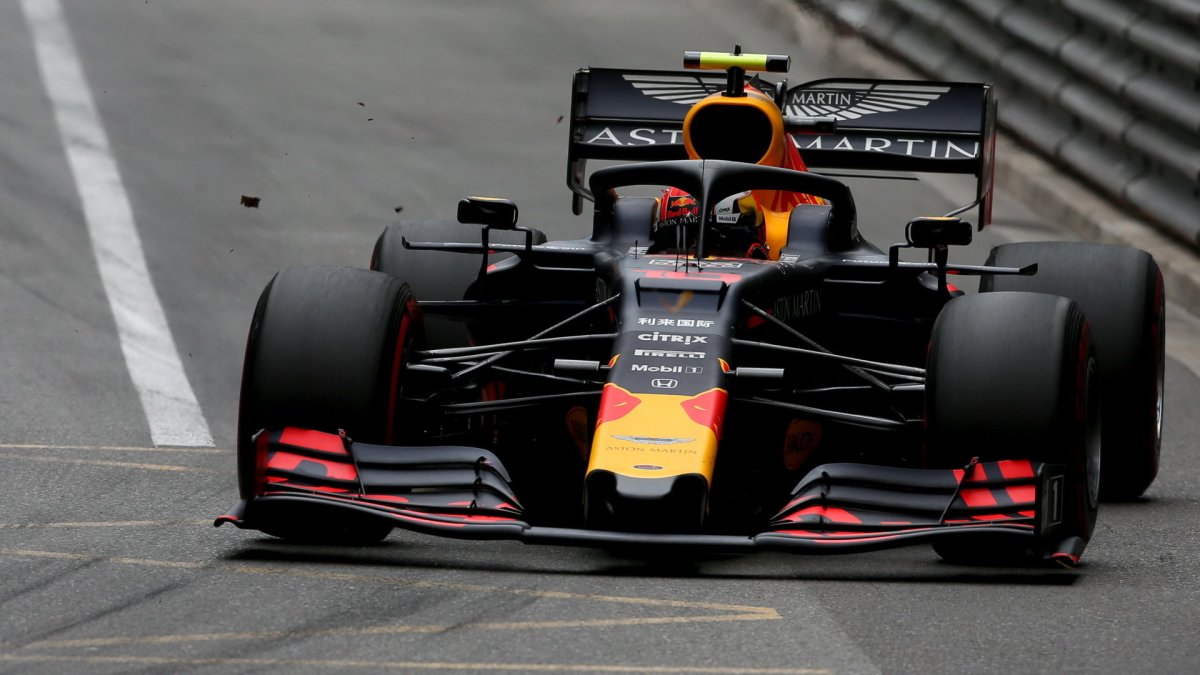 Pierre Gasly v závodě v Monaku